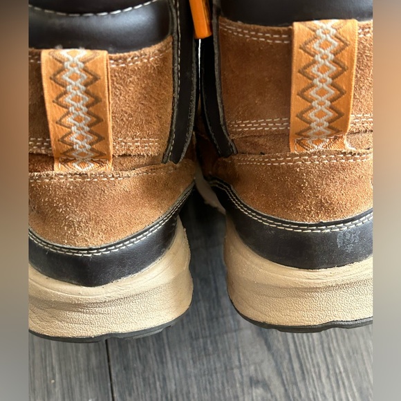 UGG Arren weather boots youth size 3 waterproof with faux fur lining - Picture 9 of 10